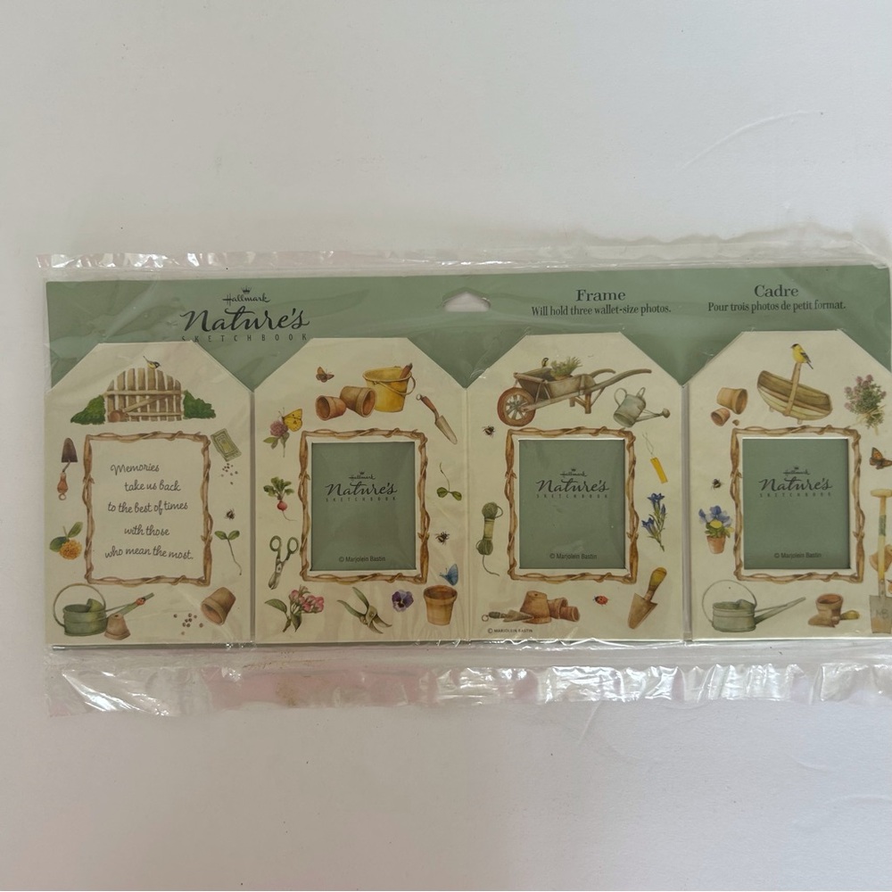 HALLMARK NATURES SKETCHBOOK TRI FOLD PHOTO FRAME NWT